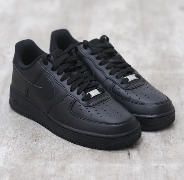 TENIS NIKE AIR FORCE 1 NEGRO RÉPLICA